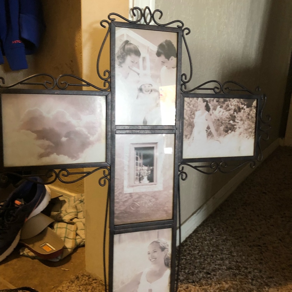 Photo cross